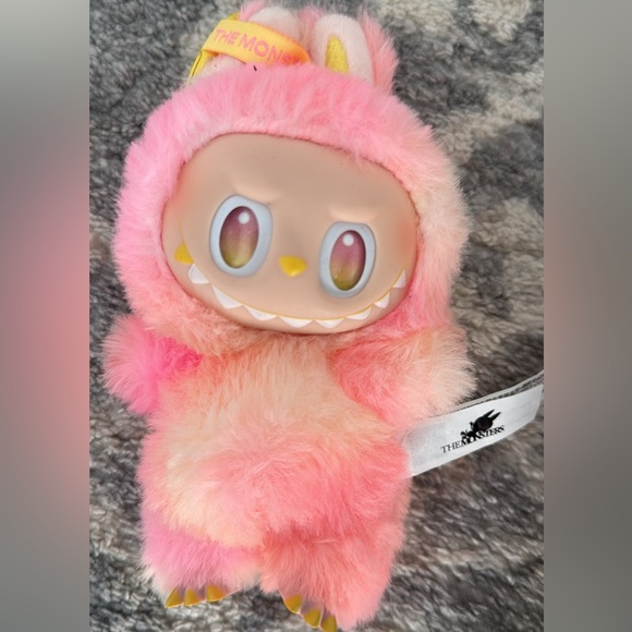 Labubu & Crying Again - Picture 2 of 5